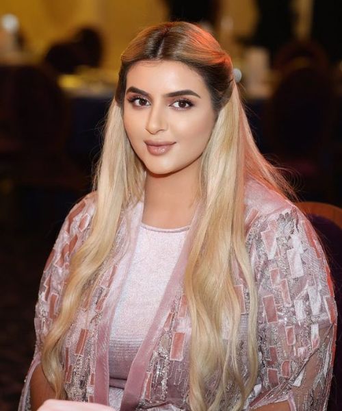 Sheikha Mahra pastel abaya feature